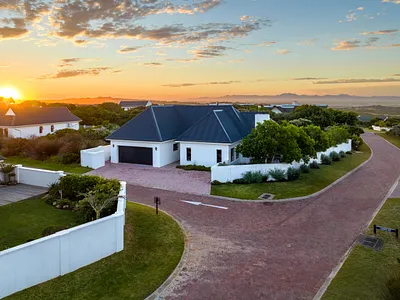 3 Bedroom House For Sale in St Francis Bay - UScC.webp