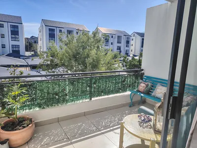 3 Bedroom Apartment To Rent in Somerset West - G2dM.webp