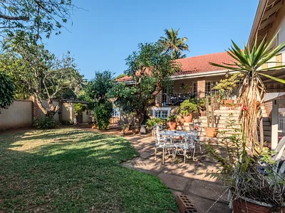 6 Bedroom House For Sale in Durban North - img