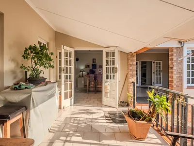 6 Bedroom House For Sale in Durban North - s68t.webp