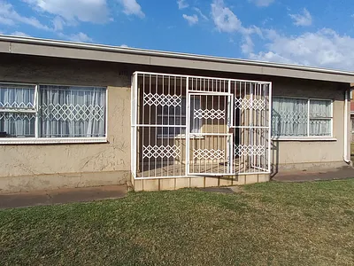 3 Bedroom Apartment For Sale in Vanderbijlpark - MsX7.webp