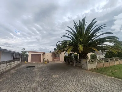 3 Bedroom House For Sale in Despatch - img