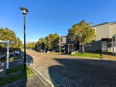 3 Bedroom Townhouse To Rent in Somerset West - img