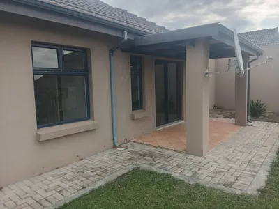 3 Bedroom Townhouse To Rent in East London - Tlsx.webp