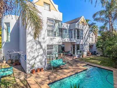 3 Bedroom Townhouse For Sale in Bedfordview - 9uiF.webp