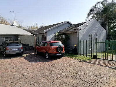 4 Bedroom House For Sale in Johannesburg - HiDz.webp