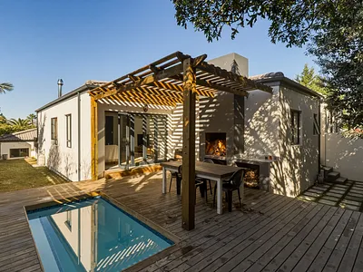 4 Bedroom House For Sale in Somerset West - img