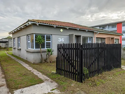 3 Bedroom House For Sale in Port Elizabeth - img