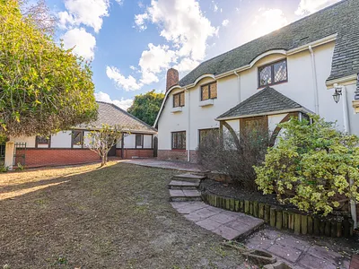 3 Bedroom House For Sale in Cape Town - IYSa.webp