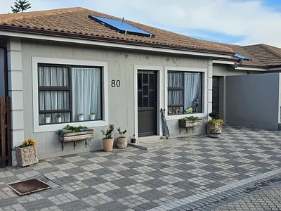 2 Bedroom House For Sale in Mossel Bay - GdgP.webp