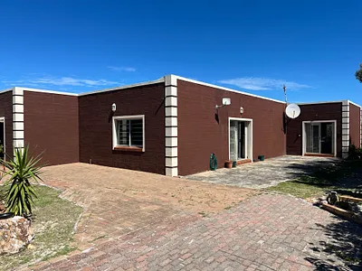 2 Bedroom House To Rent in Bettys Bay - img