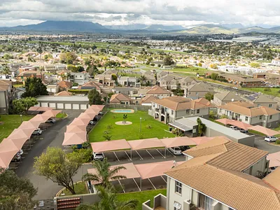 2 Bedroom Apartment For Sale in Brackenfell - img