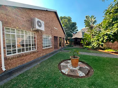 6 Bedroom House To Rent in Bo-dorp, Rustenburg - img