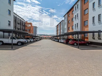 2 Bedroom Townhouse For Sale in Roodepoort - img