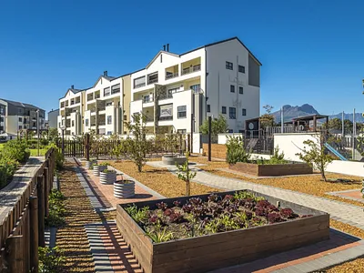 2 Bedroom Apartment To Rent in Somerset West - sXH7.webp