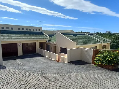 3 Bedroom Townhouse To Rent in East London - z5Nv.webp