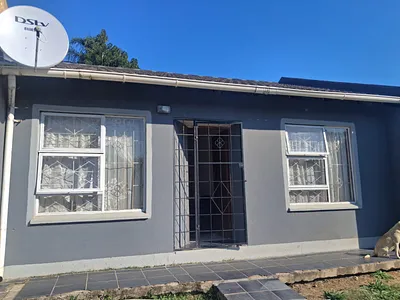 2 Bedroom House For Sale in East London - img