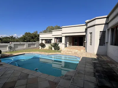4 Bedroom Townhouse For Sale in Randburg - 6YSc.webp