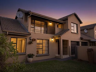 2 Bedroom Townhouse For Sale in Roodepoort - img