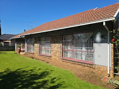 3 Bedroom House For Sale in Springs - 08FN.webp