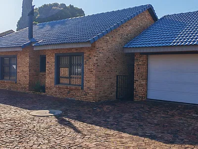 3 Bedroom Townhouse For Sale in Alberton - 9fvE.webp