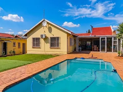 4 Bedroom House For Sale in Germiston - mwqE.webp