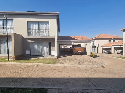 3 Bedroom Townhouse For Sale in Witbank - img
