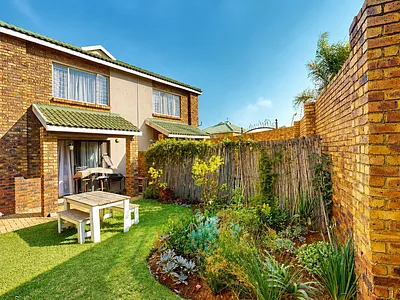 2 Bedroom Apartment For Sale in Benoni - ywDC.webp
