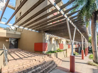 3 Bedroom Apartment For Sale in Umhlanga - ATZf.webp