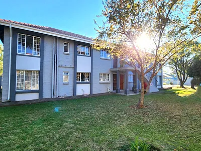 3 Bedroom Apartment For Sale in Pretoria - img