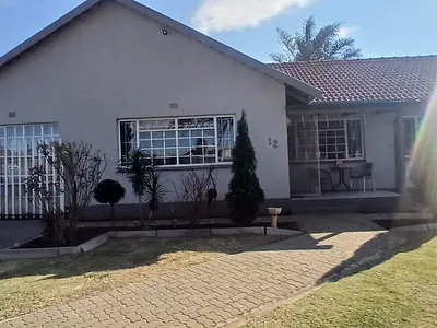4 Bedroom House For Sale in Alberton - b599.webp