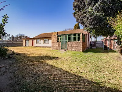 3 Bedroom House For Sale in Brakpan - CugP.webp