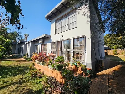 4 Bedroom House For Sale in Akasia - yUx8.webp