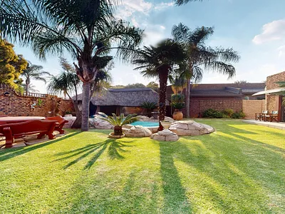 3 Bedroom House For Sale in Boksburg - 8fx2.webp