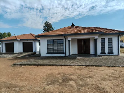 4 Bedroom House For Sale in Mogwase - ZXvS.webp