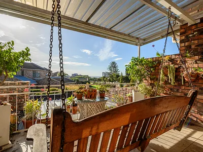 3 Bedroom Townhouse For Sale in Port Elizabeth - LS6z.webp