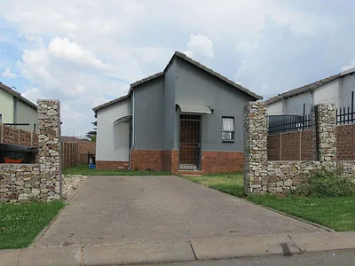 2 Bedroom House For Sale in Johannesburg - dpxw.webp