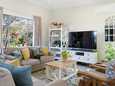 3 Bedroom House For Sale in Kloof - img