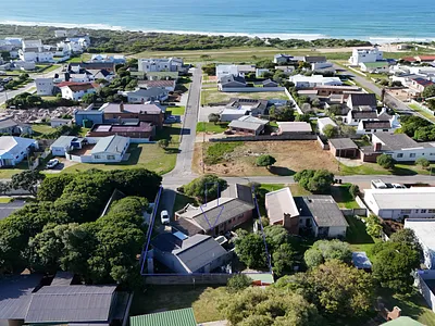 3 Bedroom House To Rent in Struisbaai - jGgy.webp