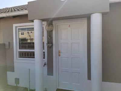 2 Bedroom Townhouse To Rent in Cape Town - 7COo.webp