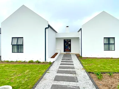 2 Bedroom House For Sale in Velddrif - img