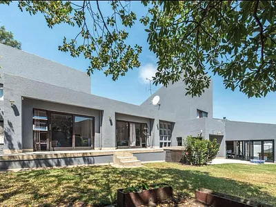 5 Bedroom House To Rent in Edenvale - UpZ1.webp