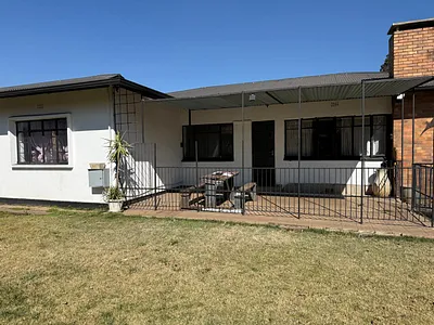 3 Bedroom House For Sale in Vanderbijlpark - 3VzI.webp
