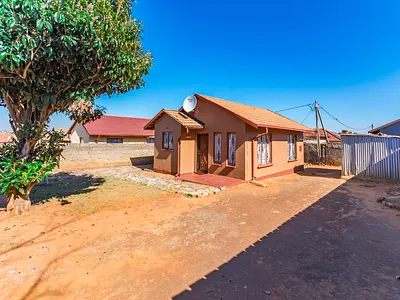2 Bedroom House For Sale in Krugersdorp - img