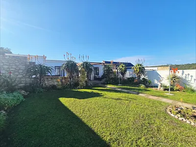 2 Bedroom House For Sale in Stilbaai East, Stilbaai - img