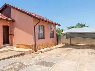 3 Bedroom House To Rent in Rustenburg - img