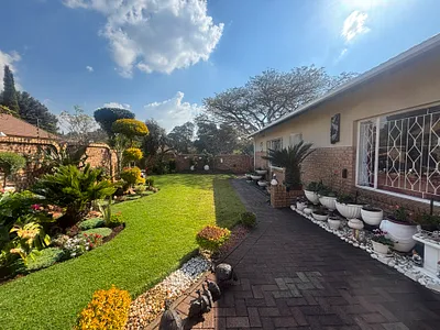 4 Bedroom House For Sale in Witbank - img