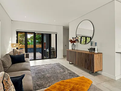 4 Bedroom House For Sale in Somerset West - img
