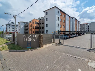 2 Bedroom Townhouse For Sale in Roodepoort - img