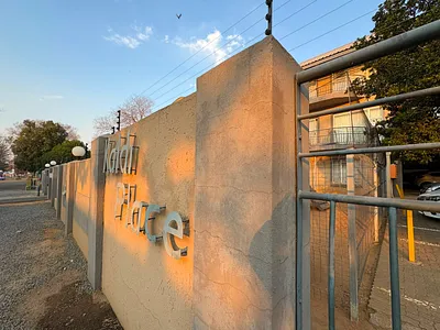 2 Bedroom Apartment For Sale in Bo-dorp, Rustenburg - img